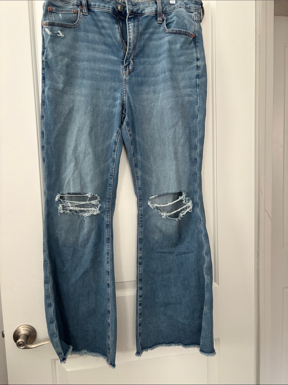 American Eagle Outfitters Light Blue Distressed Wide-Leg Jeans.  Size 16 short.